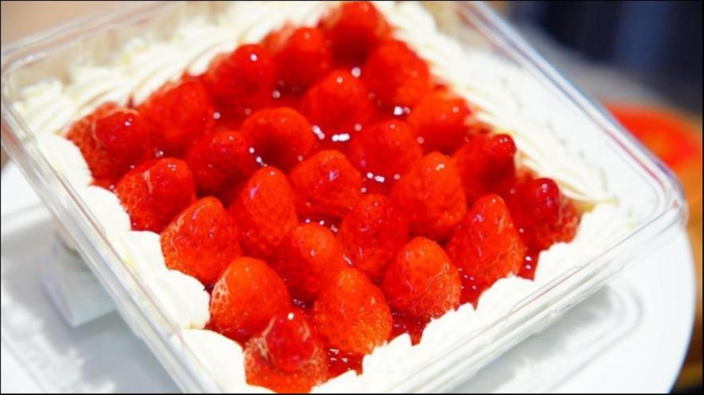 草莓盒子蛋糕;图片来源:盒马鲜生