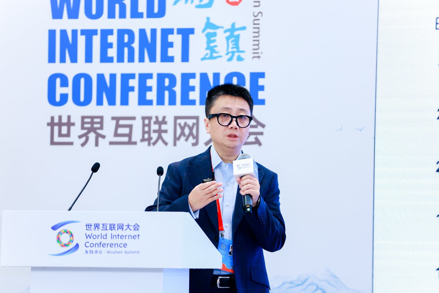 IDC中国副总裁 周震刚
