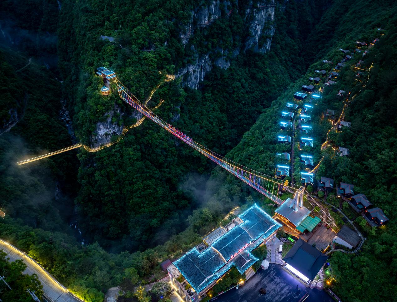 地心崖舍酒店宛如珠链点缀山间 供图 地心谷景区.png