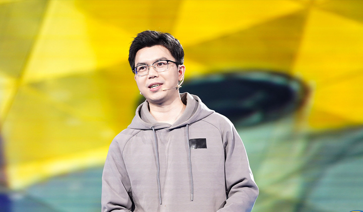 曾是华为&ldquo;天才少年&rdquo;、智元联合创始人&ldquo;稚晖君&rdquo;彭志辉（来源：央视网）